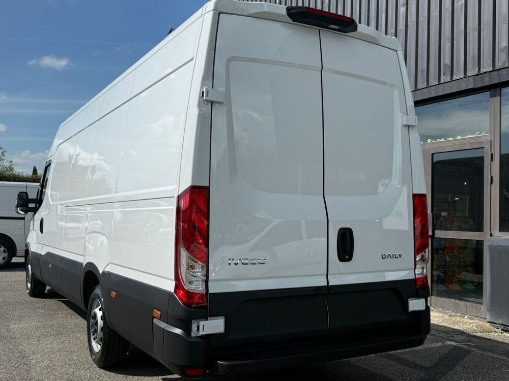 Jumpy 35S18 3.0 V16 Himatic BVA H2 2026 occasion 91580 &Eacute;tr&eacute;chy