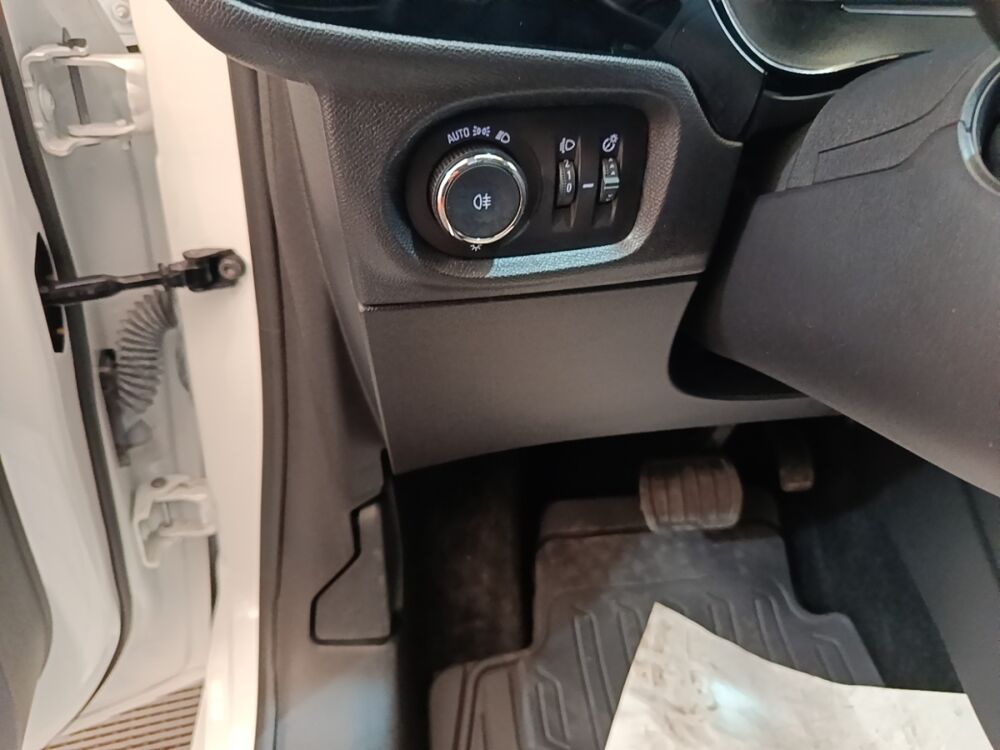 Corsa 1.2 Turbo 100ch auto Elegance Business 2022 occasion 91580 &Eacute;tr&eacute;chy