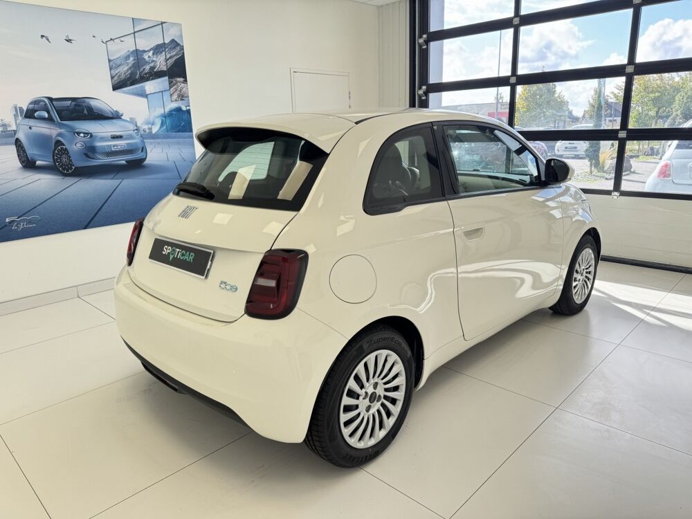 500 42kWh 2023 occasion 76360 Barentin