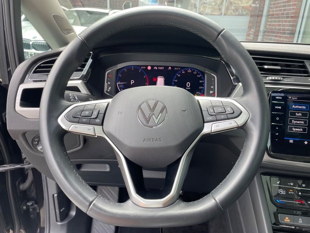 Touran 1.5 TSI Style 7P 150 ch Pack Voyage Attelage Toit Pano Autre 2025 occasion 69007 Lyon
