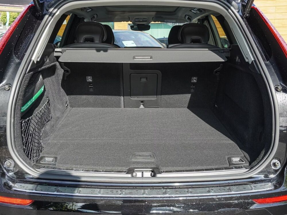 XC60 Recharge T8 AWD Ultimate Dark 455 S. Ventil&eacute;s Toit ouvrant A 2023 occasion 69007 Lyon