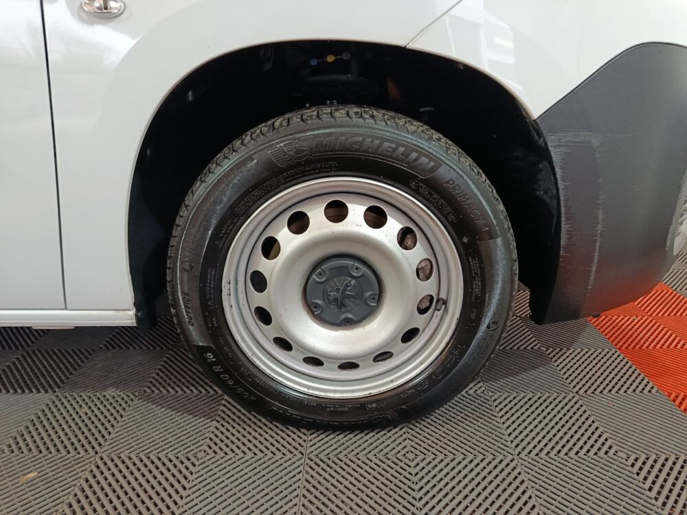 Jumpy BLUEHDI 100 S&S LONG 950KG PREMIUM 2023 occasion 91580 &Eacute;tr&eacute;chy
