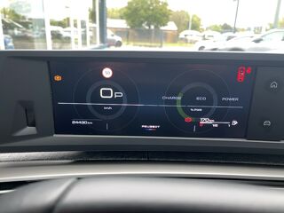 5008 1.2 HYBRID 145 E-DCS6 ALLURE 2025 occasion 38090 Villefontaine