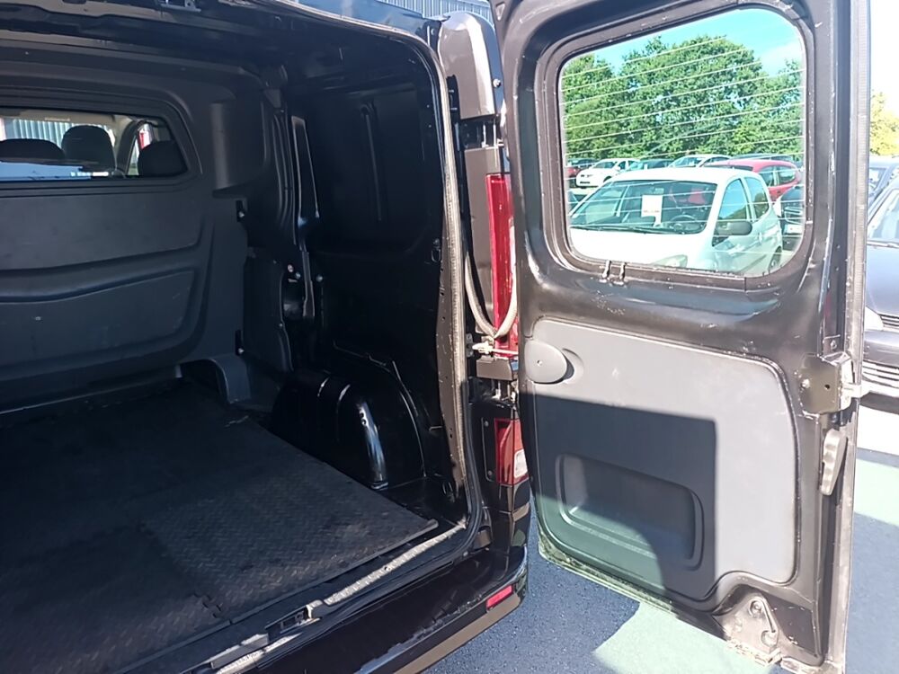 Vivaro 1.6 CDTI 115 L1H1 2.7 PACK CLIM + 2015 occasion 35210 Ch&acirc;tillon-en-Vendelais