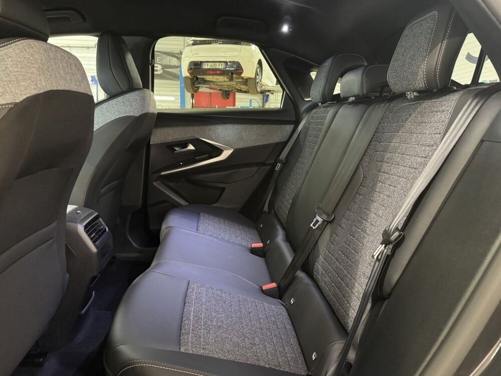 3008 1.2 HYBRID 145 E-DCS6 Allure Business 2026 occasion 30220 Aigues-Mortes