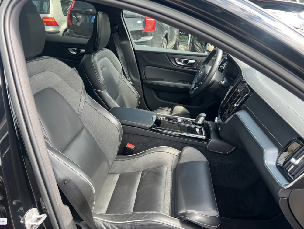 V60 T8 R-Design - Toit ouvrant - Harman Kardon - Autres mod&egrave;les 2022 occasion 69007 Lyon