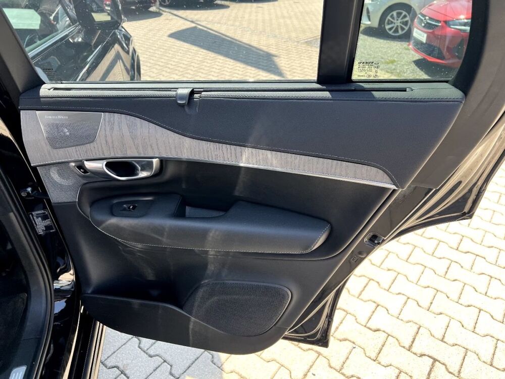 XC90 T8 AWD Ultra Dark 455 ch Bowers Wilkins Attelage Cam&eacute;ra 360&deg; 2024 occasion 69007 Lyon