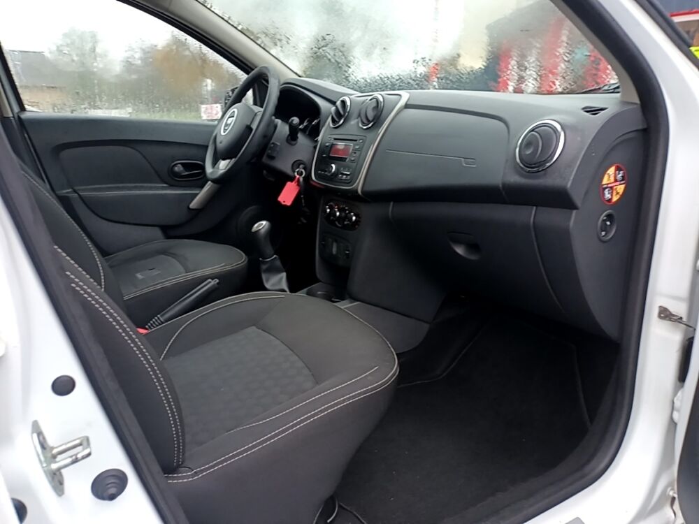Logan Laur&eacute;ate TCe 90 eco&sup2; 2015 occasion 35210 Ch&acirc;tillon-en-Vendelais