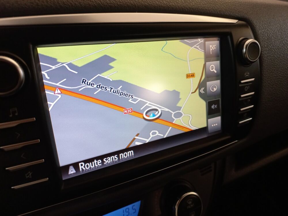 Yaris 1.5 VVT-I HYBRID France Business 2019 occasion 91580 &Eacute;tr&eacute;chy