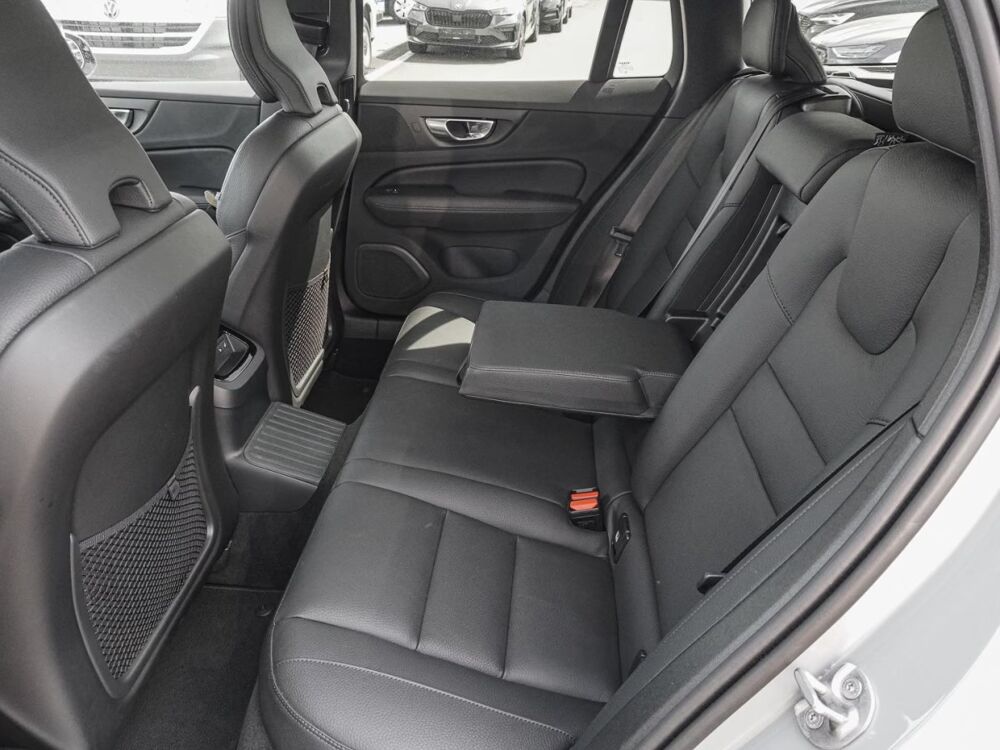 V60 PHEV T8 Plus Dark 455 ch Attelage Cam&eacute;ra 360&deg; Toit Pano Autr 2024 occasion 69007 Lyon