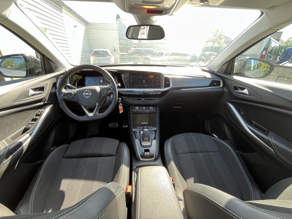 Grandland 1.2 Turbo 130 ch Auto DESIGN & TECH 2023 occasion 44150 Saint-G&eacute;r&eacute;on