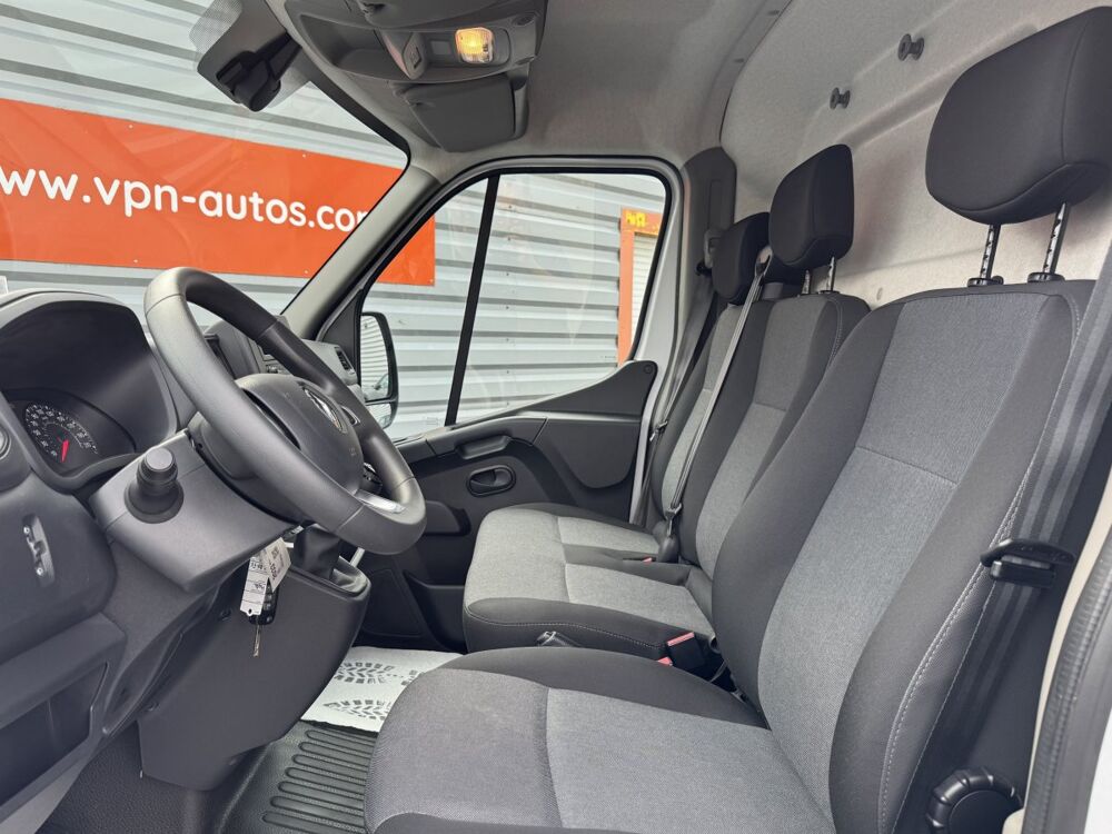 Jumpy FG Tr CF F3500 L2H2 Blue dCi 135 33044KMS 17408€HT 2023 occasion 86440 Mign&eacute;-Auxances