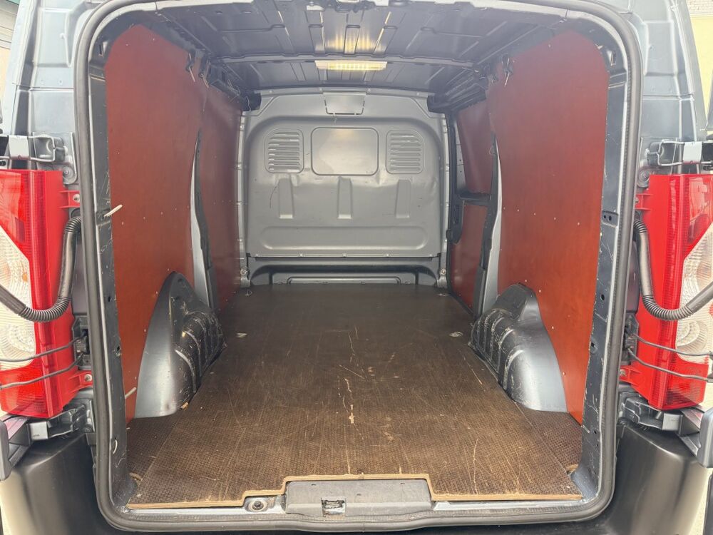 Jumpy jumpy 2.0 hdi 125 L2H1  premi&egrave;re main  2015 occasion 53210 Soulg&eacute;-sur-Ouette