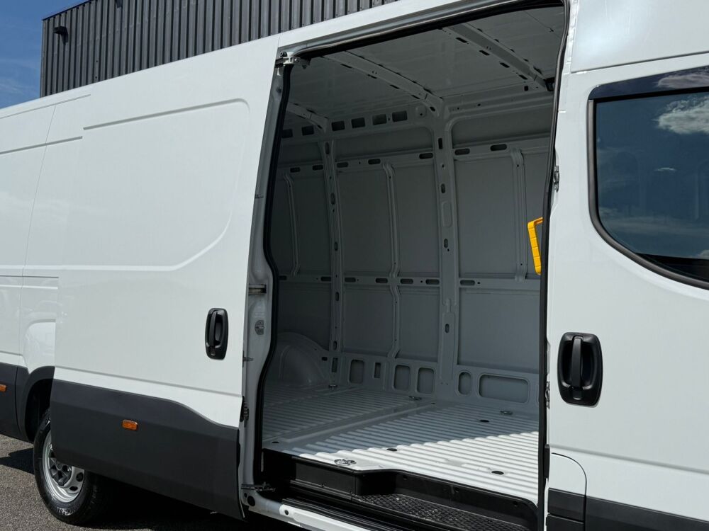 Jumpy 35S18 3.0 V16 Himatic BVA H2 2026 occasion 91580 &Eacute;tr&eacute;chy
