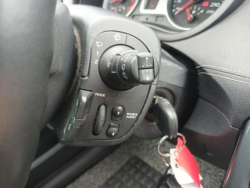 Clio Dynamique TomTom 1.2 TCE 100 Eco2 2011 occasion 35210 Ch&acirc;tillon-en-Vendelais