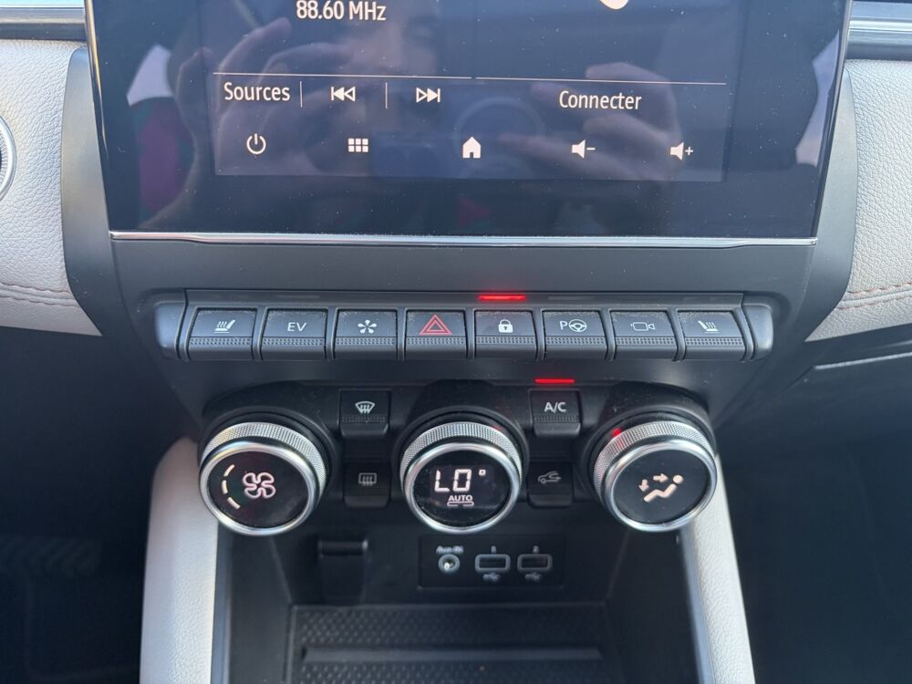 Captur Initiale Paris E-TECH Plug-in 160 2020 occasion 38370 Saint-Clair-du-Rh&ocirc;ne