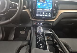 XC60 T6 AWD Plus Dark 398 ch Facelift Attelage Cam 360&deg; Toit ouvr 2025 occasion 69007 Lyon