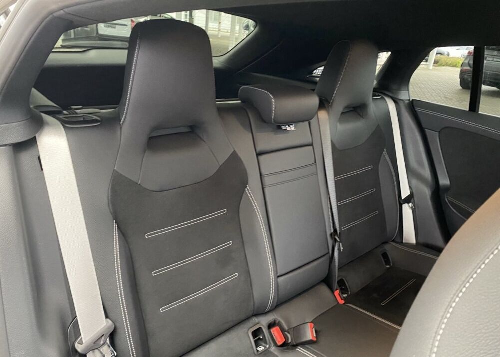 Classe CLA CLA 200 d Amg Line 150 Gris Alpin Attelage Autres disponible 2025 occasion 69007 Lyon