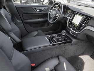 V60 PHEV T8 Plus Dark 455 ch Attelage Cam&eacute;ra 360&deg; Toit Pano Autr 2024 occasion 69007 Lyon