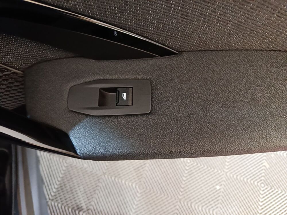 X1 sDrive18i Business Design DKG7 2023 occasion 91580 &Eacute;tr&eacute;chy