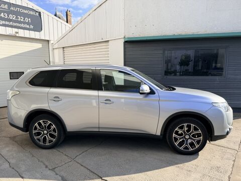 Outlander 2.2 DI-D 4WD camera/gps/cuir/7places 2015 occasion 53210 Soulg&eacute;-sur-Ouette