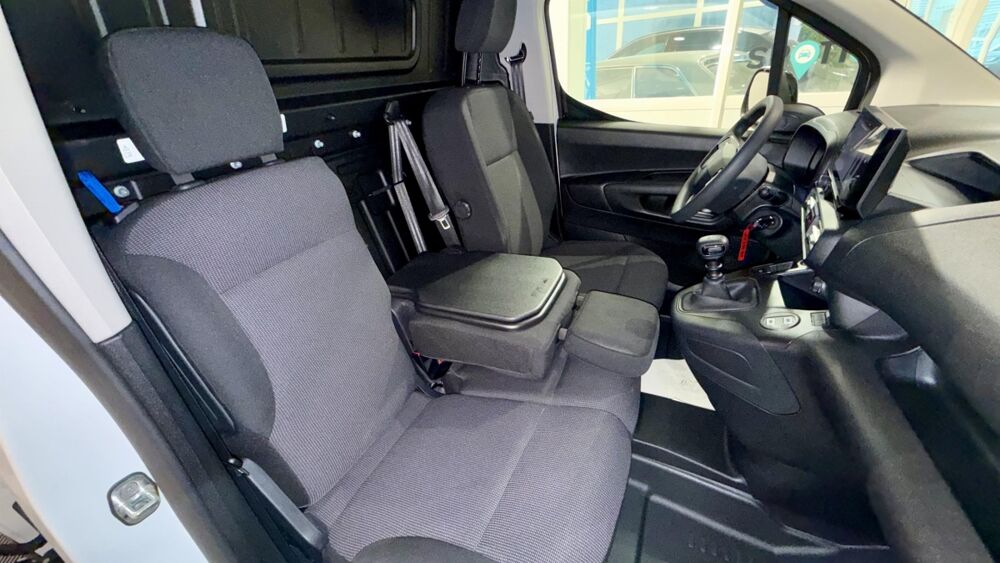 Jumpy M Diesel 100 ch Manuelle Pack Pr&eacute;mium Connect 2026 occasion 30220 Aigues-Mortes
