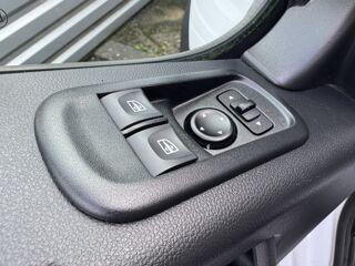 Jumpy FG Tr CF F3500 L2H2 Blue dCi 135 33044KMS 17408€HT 2023 occasion 86440 Mign&eacute;-Auxances