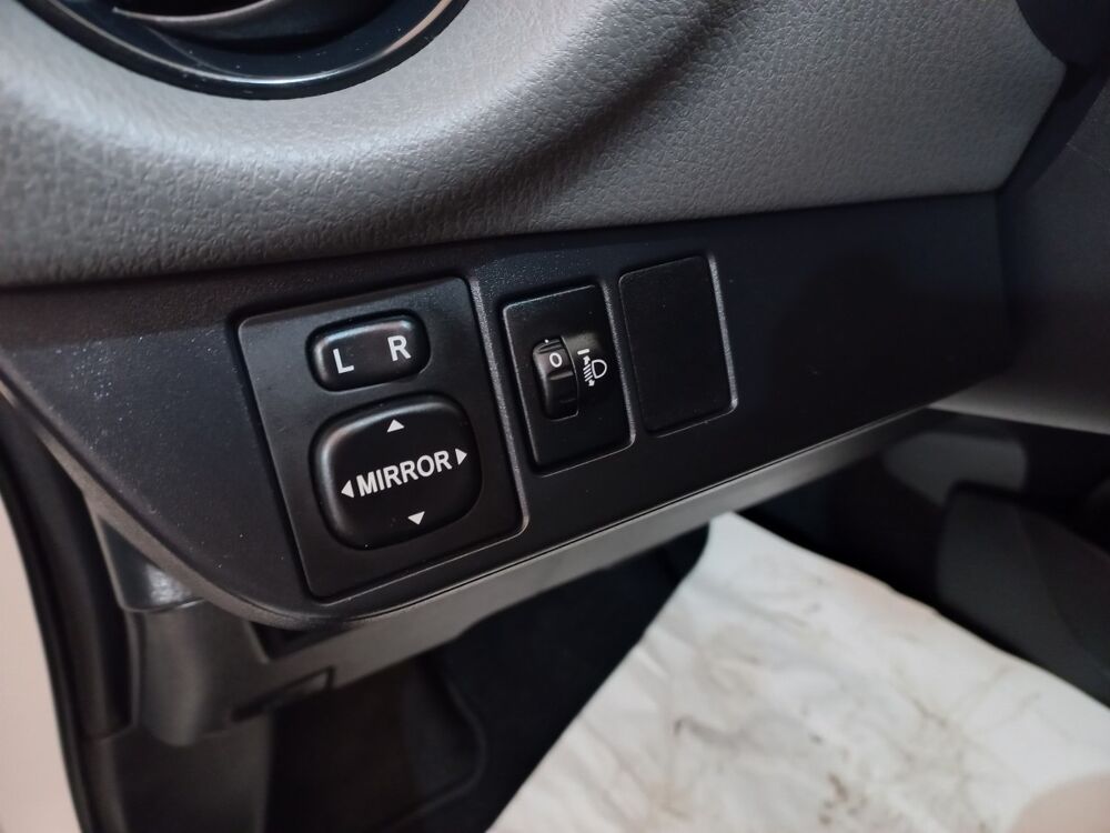 Yaris 1.5 VVT-I HYBRID France Business 2019 occasion 91580 &Eacute;tr&eacute;chy