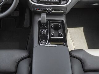 V60 PHEV T8 Plus Dark 455 ch Attelage Cam&eacute;ra 360&deg; Toit Pano Autr 2024 occasion 69007 Lyon