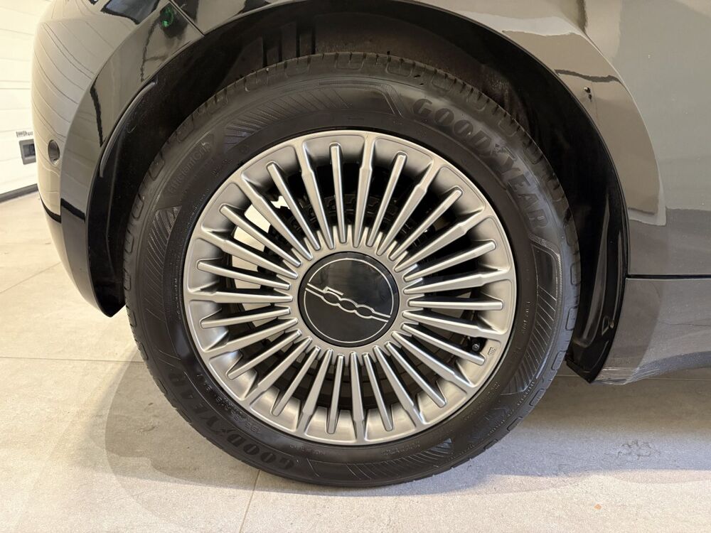 500 E 42kWh Pack Confort & Style 2023 occasion 76360 Barentin