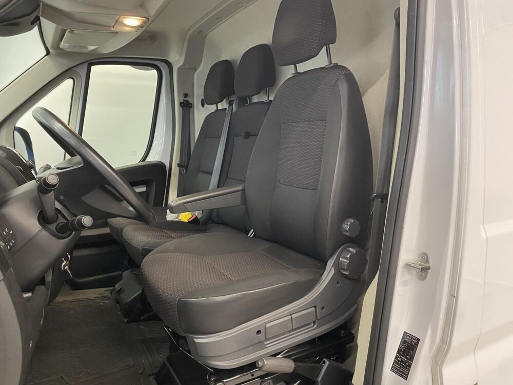 Jumpy BlueHDi 140 S&S ASPHALT 333 L2H2 2022 occasion 38550 Saint-Maurice-l'Exil