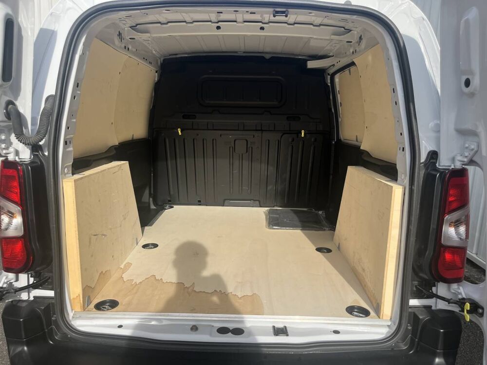 Jumpy Taille M Pack Prem Con 650kg HDI 100 2024 occasion 42190 Charlieu