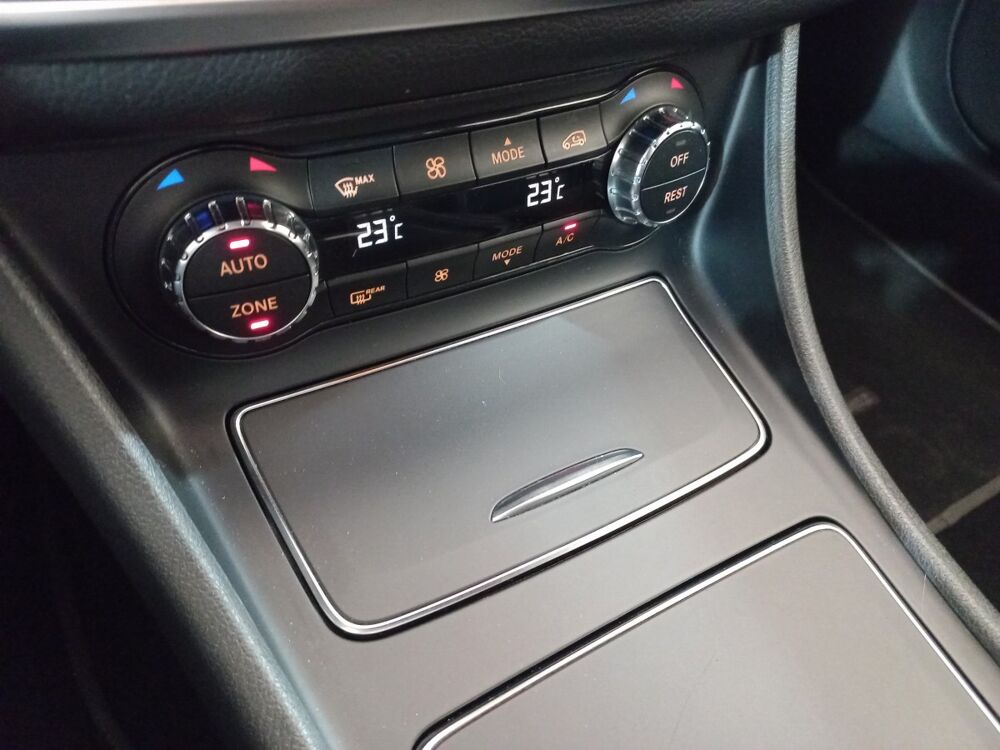 Classe GLA GLA 180 Business Edition BVA7 2019 occasion 91580 &Eacute;tr&eacute;chy