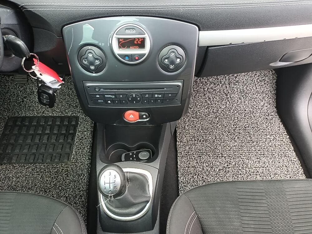 Clio Dynamique TomTom 1.2 TCE 100 Eco2 2011 occasion 35210 Ch&acirc;tillon-en-Vendelais