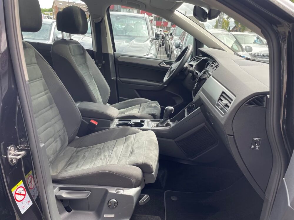 Touran 1.5 TSI Style 7P 150 ch Pack Voyage Attelage Toit Pano Autre 2025 occasion 69007 Lyon