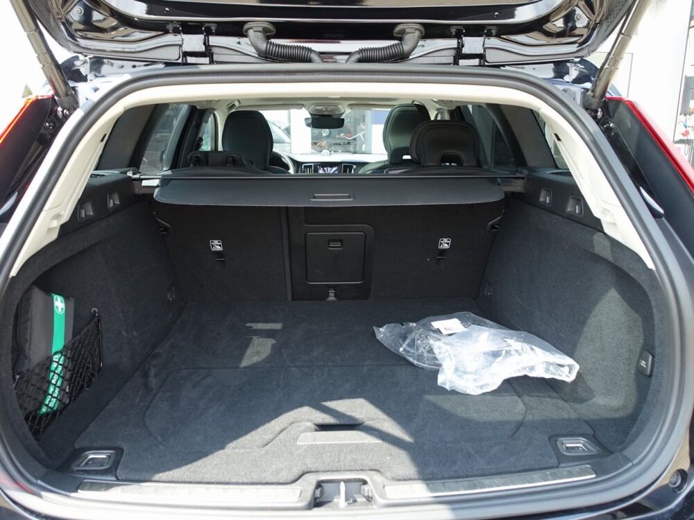 V60 PHEV T8 AWD Ultra Dark 455 ch Bowers Wilkins S. Ventil&eacute;s Aut 2025 occasion 69007 Lyon