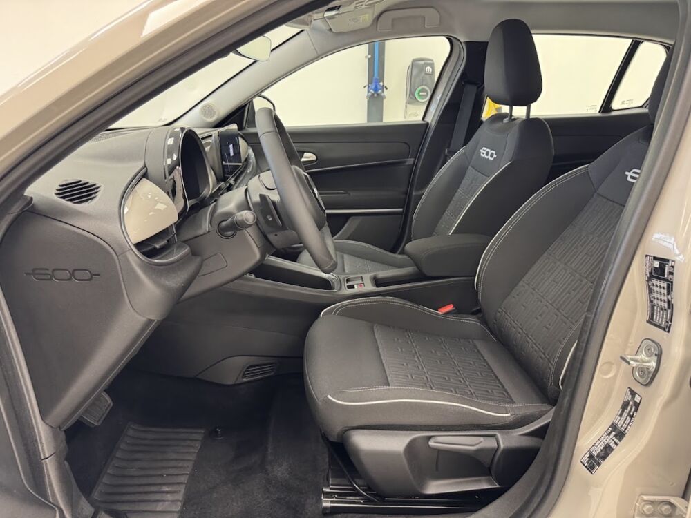 Fiat 600 1.2 Hybrid 136 DCT6 Pack Confort & Style 2025 occasion 76360 Barentin