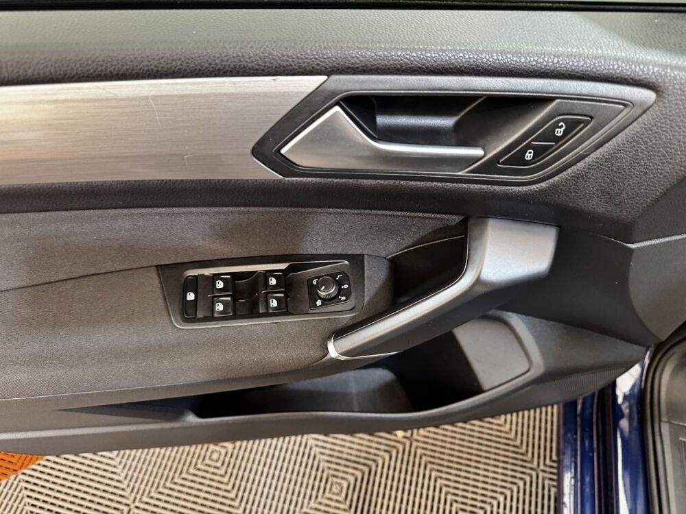 Touran 2.0 TDI 115 DSG7 IQ.DRIVE 7 places 2020 occasion 91580 &Eacute;tr&eacute;chy