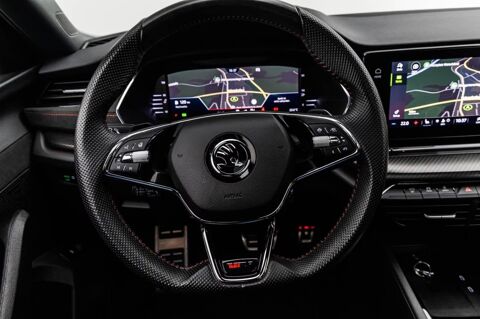 Octavia 2.0 TSI RS 245 ch Toit ouvrant Attelage Matrix LED Autres mo 2023 occasion 69007 Lyon