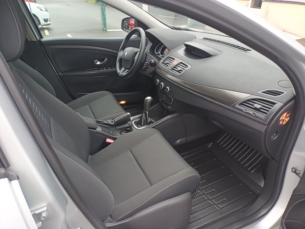 M&eacute;gane Expression 1.6 16v 2009 occasion 35210 Ch&acirc;tillon-en-Vendelais
