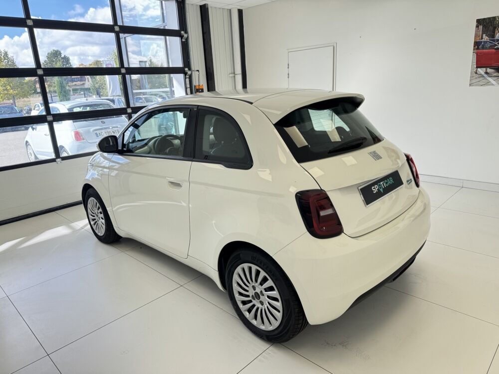 500 42kWh 2023 occasion 76360 Barentin