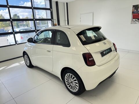 500 42kWh 2023 occasion 76360 Barentin