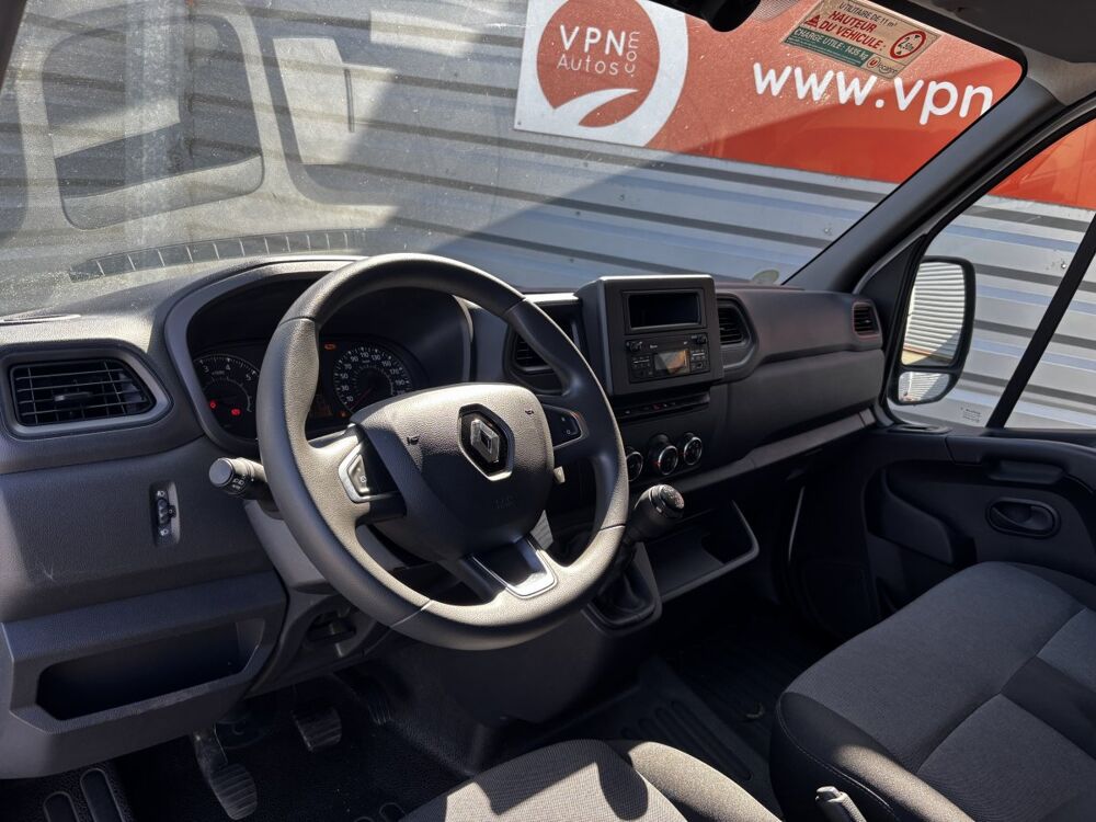 Jumpy FG Tr CF F3500 L2H2 Blue dCi 135 33044KMS 17900€HT 2023 occasion 86440 Mign&eacute;-Auxances