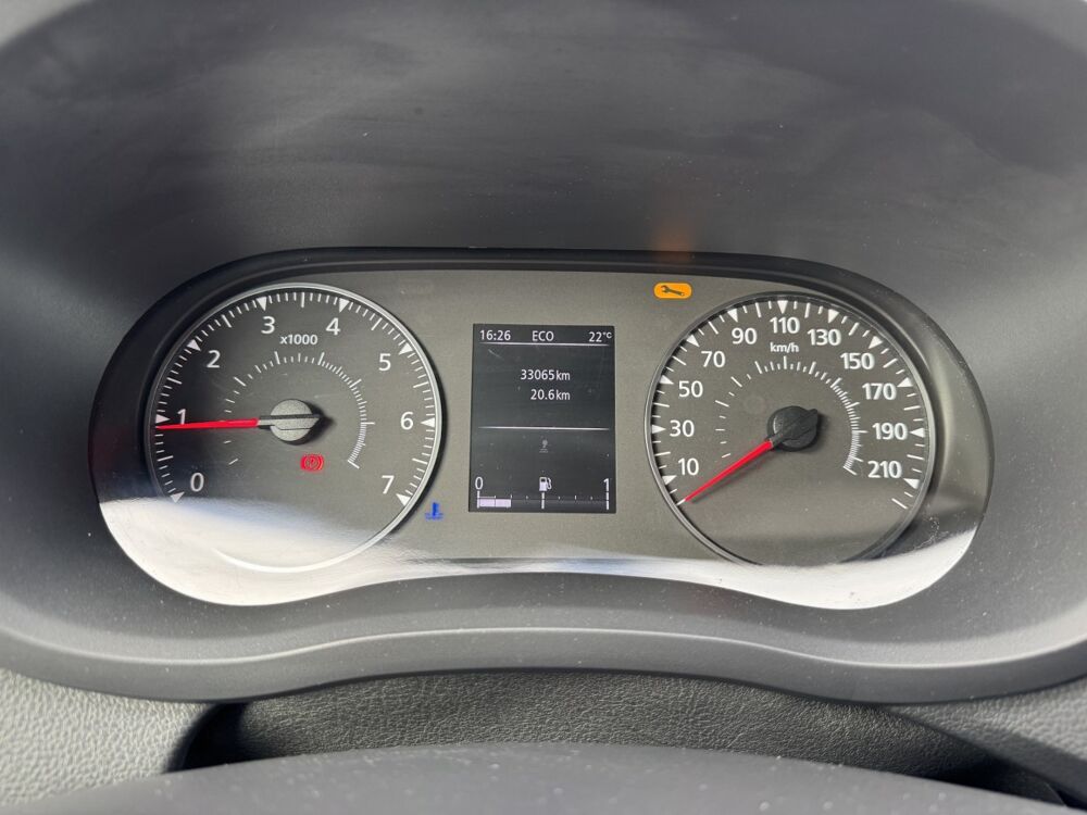 Jumpy FG Tr CF F3500 L2H2 Blue dCi 135 33044KMS 17408€HT 2023 occasion 86440 Mign&eacute;-Auxances