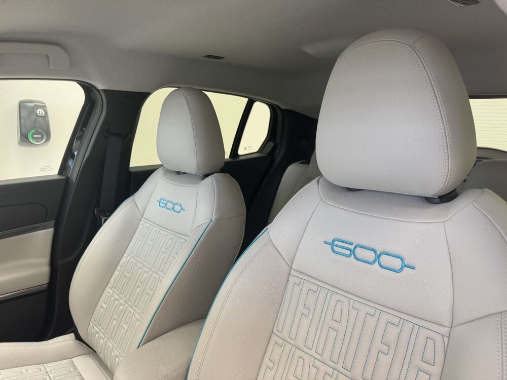 Fiat 600 1.2 Hybrid 100 DCT6 La Prima 2024 occasion 76360 Barentin