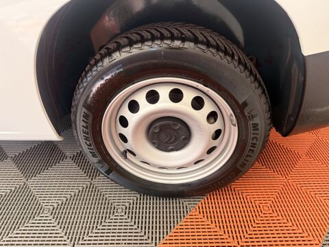 Jumpy Taille M 1000kg PureTech 130 S&S AT Club 2022 occasion 91580 &Eacute;tr&eacute;chy