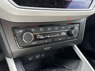 Arona 1.0 EcoTSI 95ch BVM5 S/S Xcellence 2019 occasion 86440 Mign&eacute;-Auxances