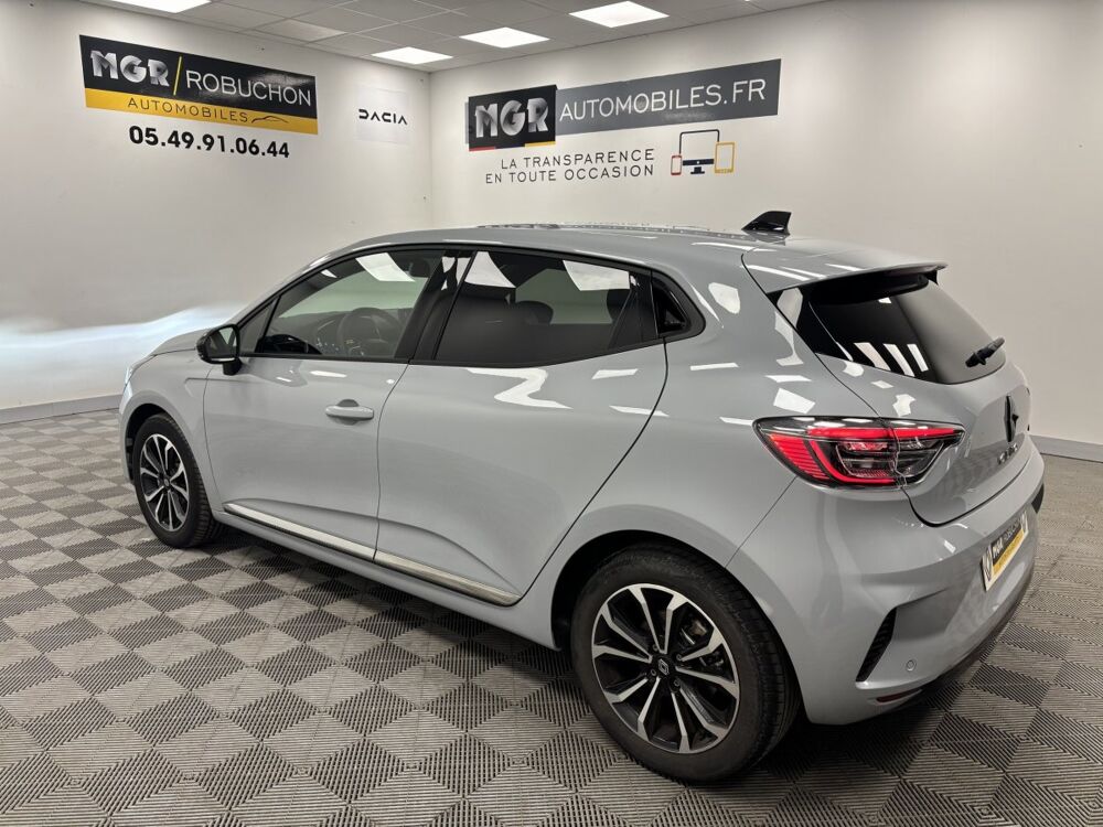 Clio Techno E-Tech full hybrid 145 -24 2024 occasion 86500 Montmorillon