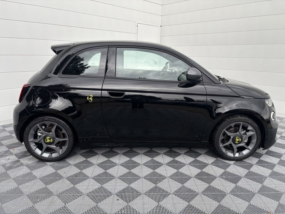 500 BEV 42KWH 2025 occasion 69330 Meyzieu