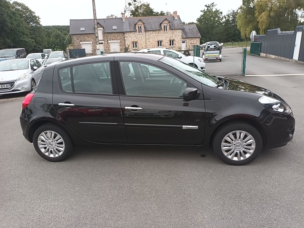 Clio Expression Clim 1.2 TCE 100 Eco2 2010 occasion 35210 Ch&acirc;tillon-en-Vendelais